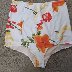 NWOT Kortni Jeane extended high waist bottoms